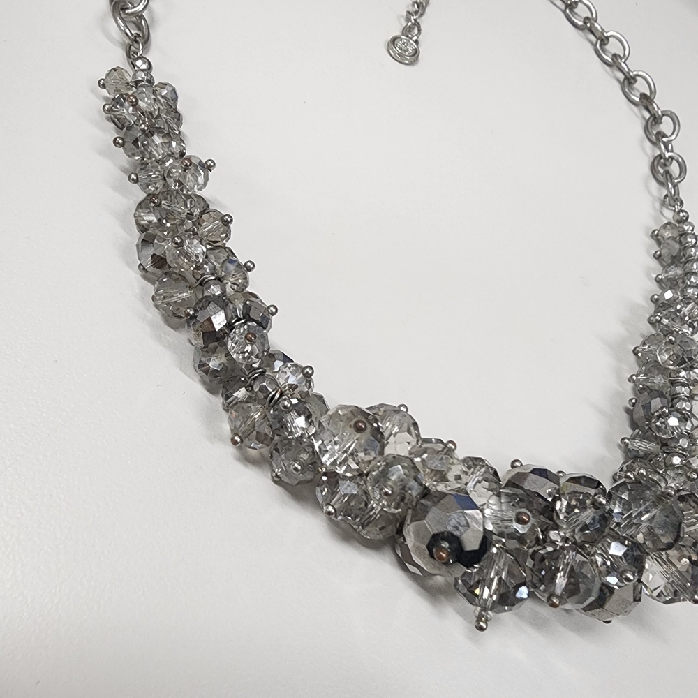 Simply Vera Vera Wang Faceted Crystal Statement Necklace Gray Cha Cha Beaded - Picture 3 of 14